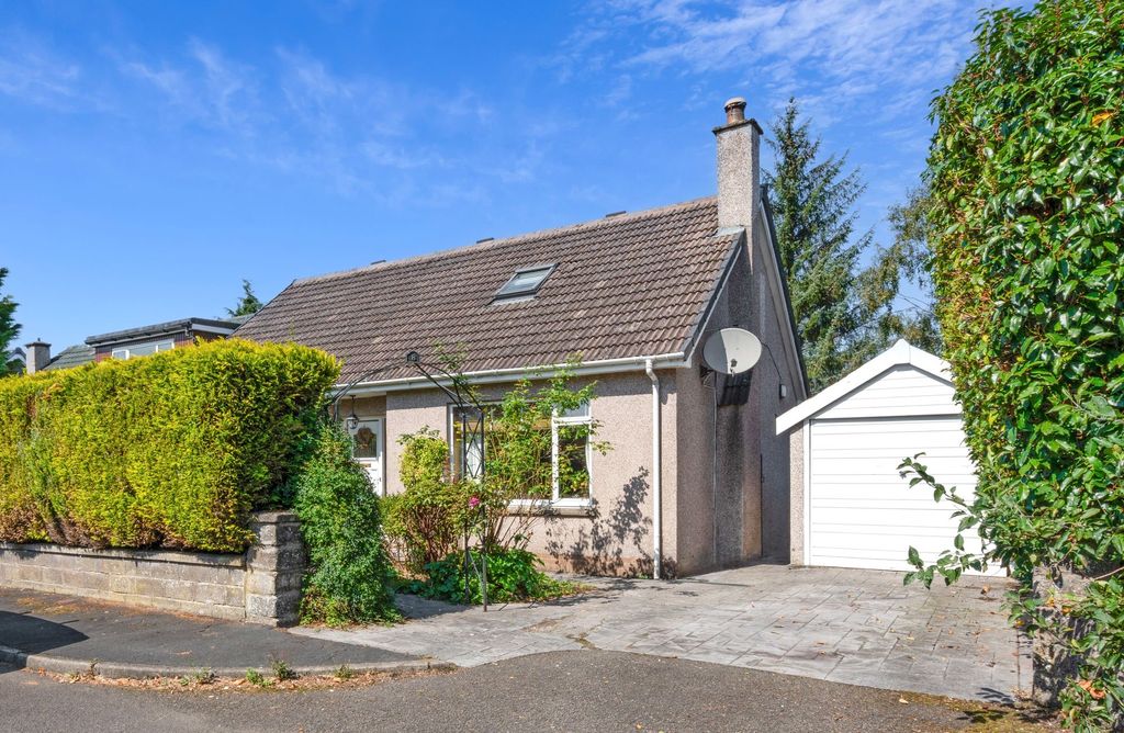 Property photo 2 of 30