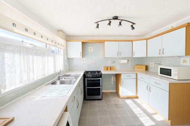Property photo 3 of 8 Kitchen 1.Png