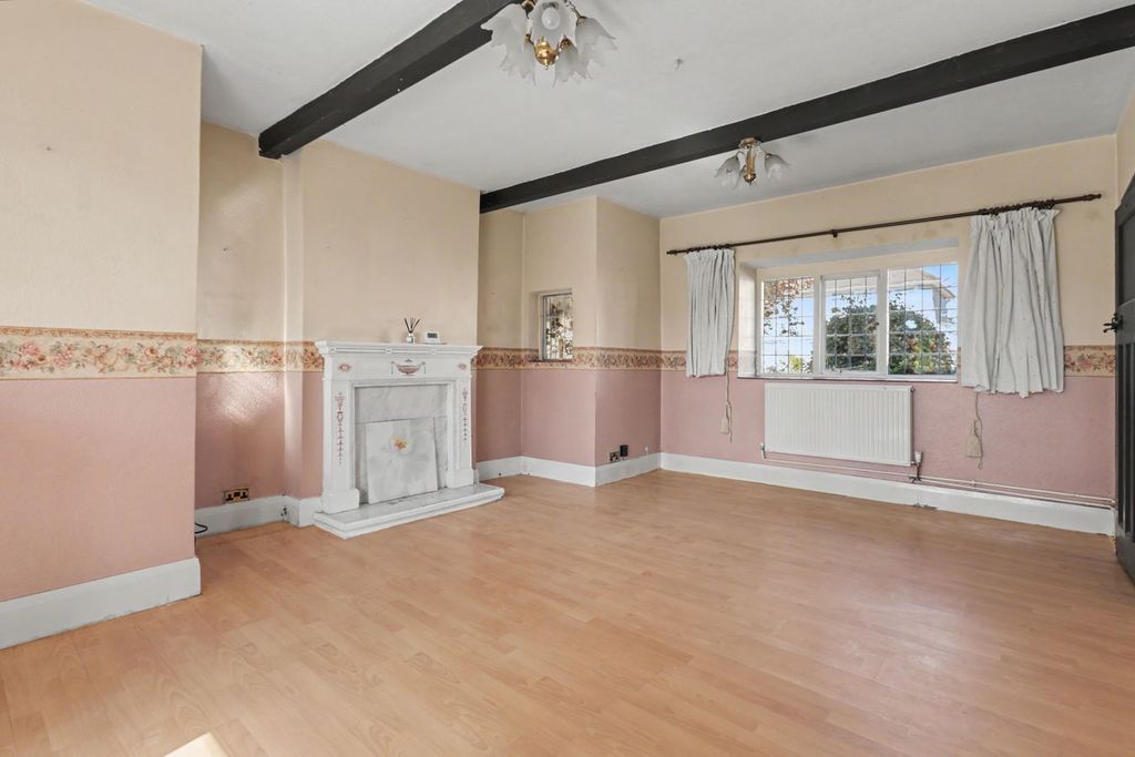 Property photo 3 of 20