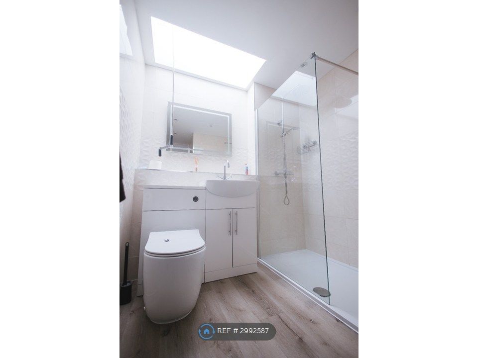 Property photo 3 of 5 Bathroom/Shower