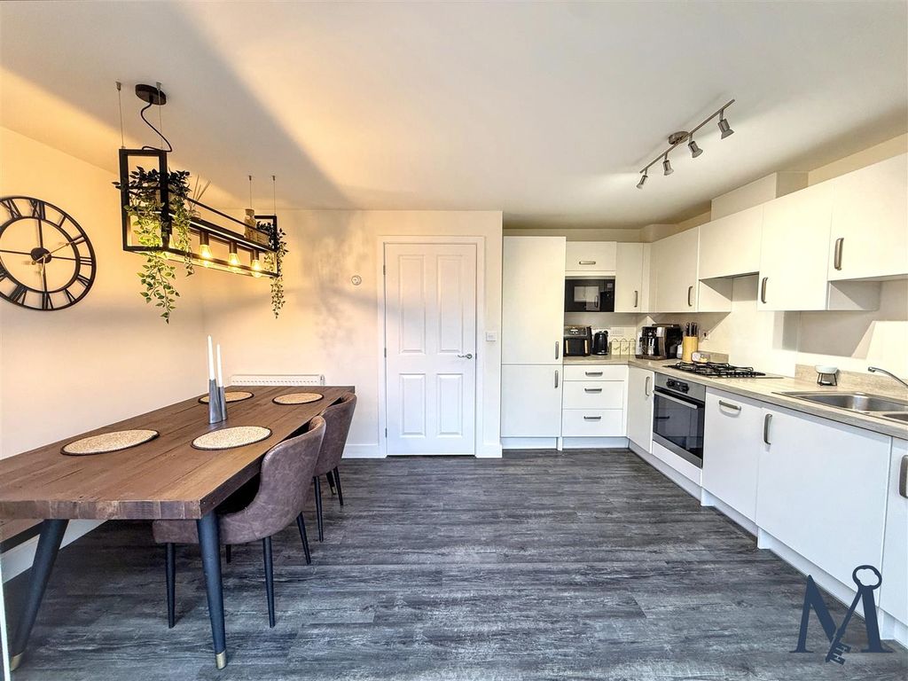 Property photo 3 of 19 Kitchen Dinner