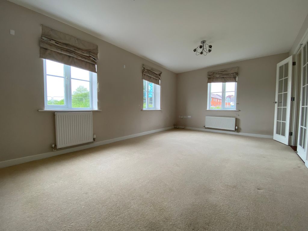 Property photo 3 of 12 Photo 03