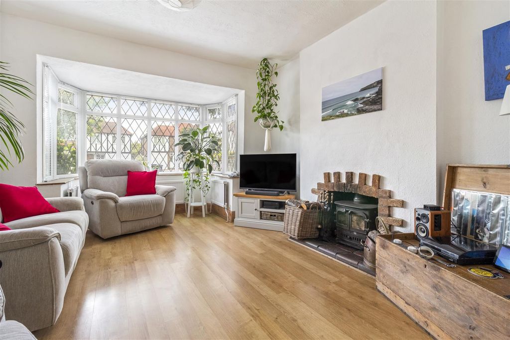 Property photo 2 of 23 74 Offington Avenue-022.Jpg