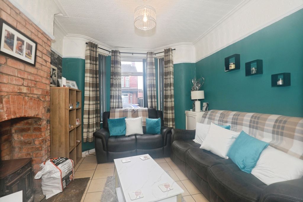 Property photo 3 of 16 Pbox-Img.Jpg