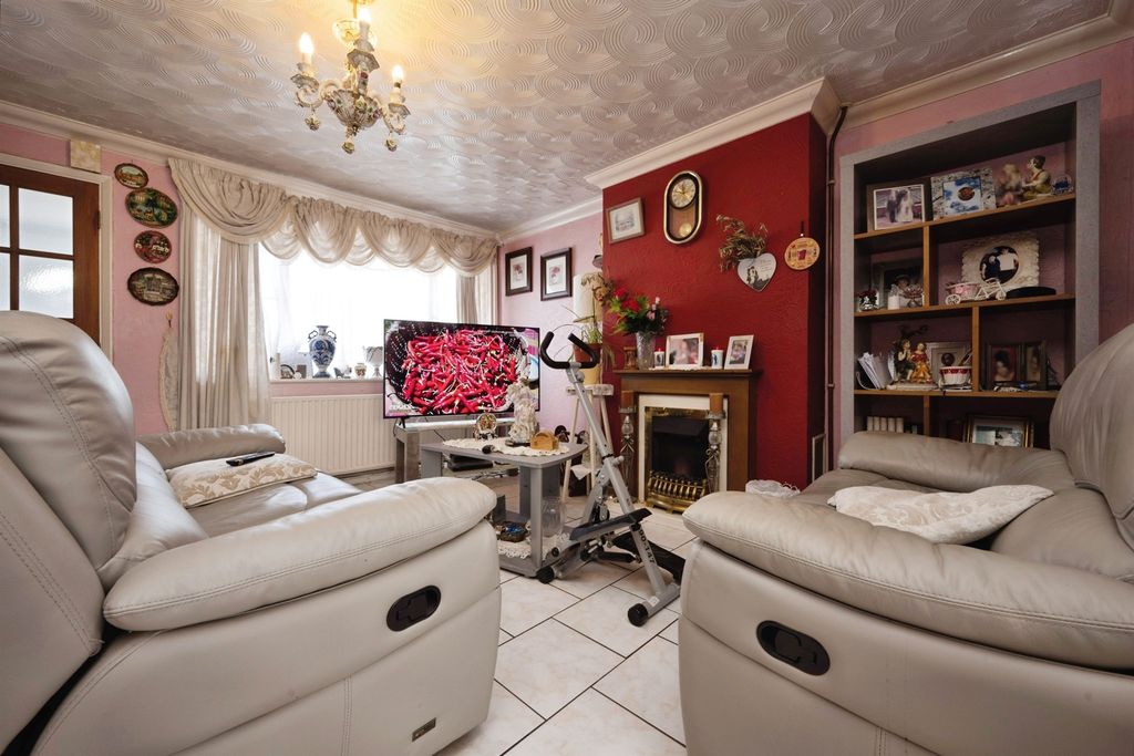 Property photo 3 of 19