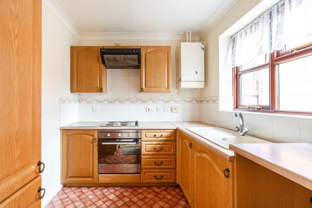 Property photo 3 of 12
