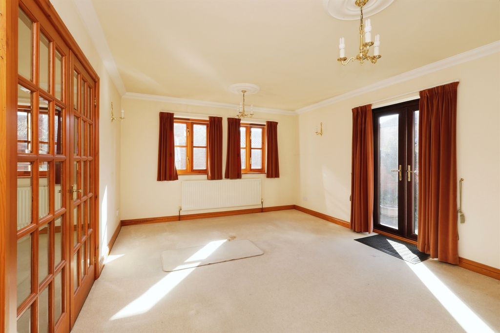 Property photo 3 of 17