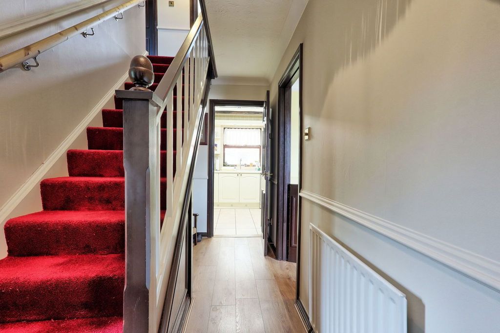 Property photo 3 of 26