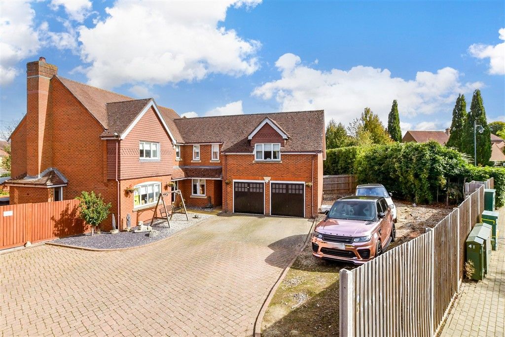 Property photo 1 of 17 External (Brochure) New