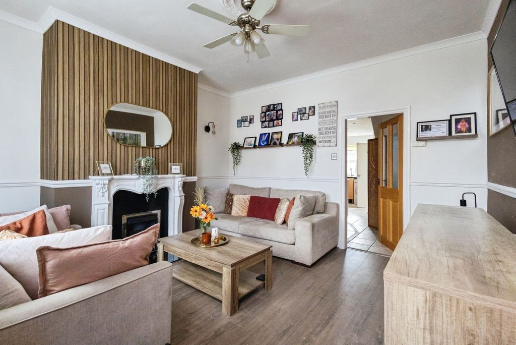 Property photo 2 of 18 Pbox-Img.Jpg