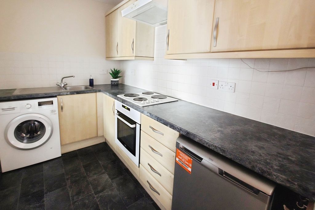 Property photo 3 of 5 Kitchen