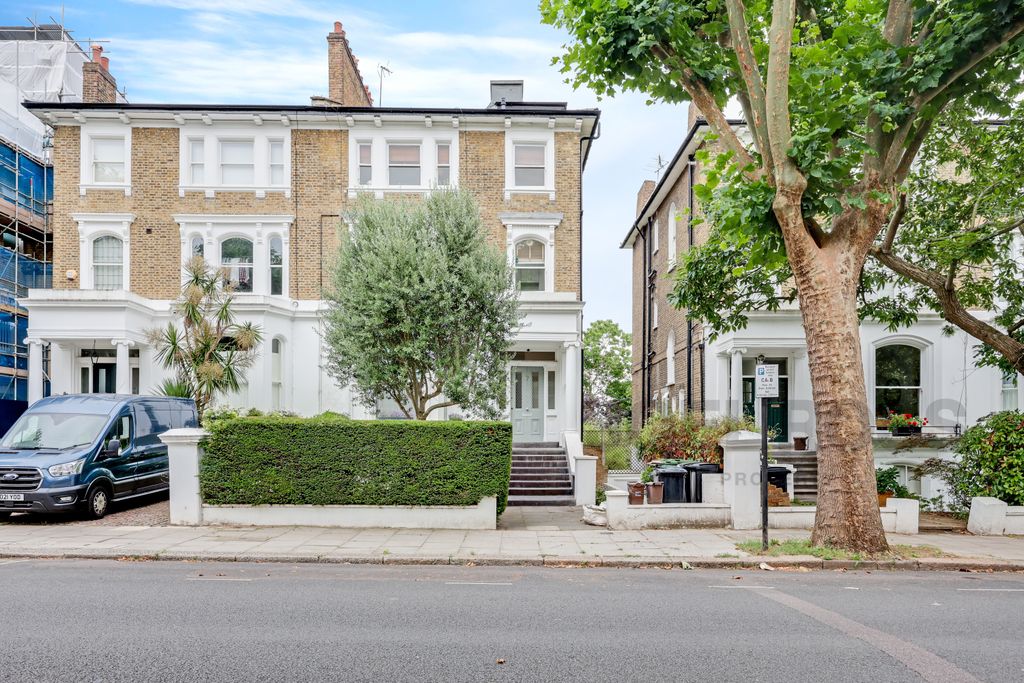 Property photo 1 of 11