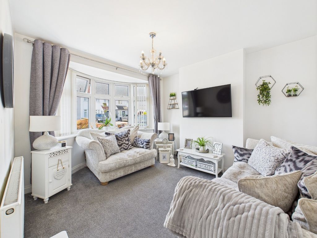 Property photo 2 of 20 4231892