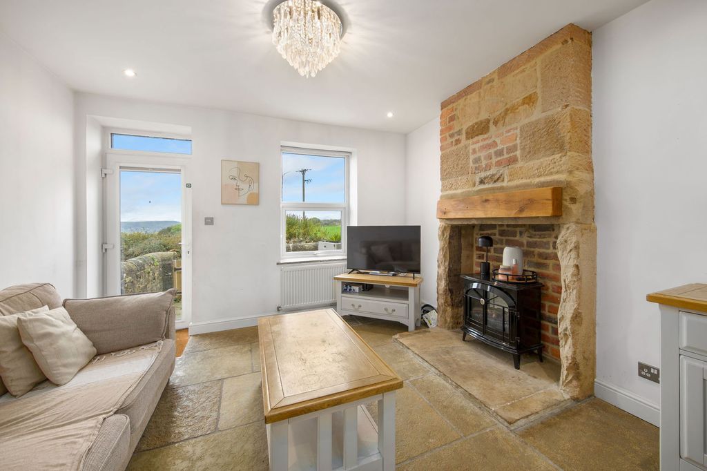 Property photo 3 of 23