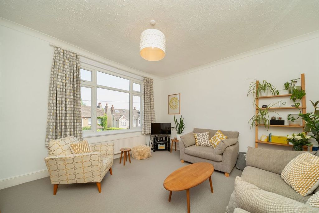 Property photo 2 of 6