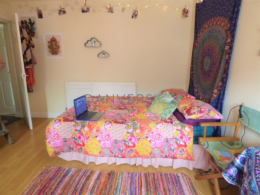 Property photo 3 of 6
