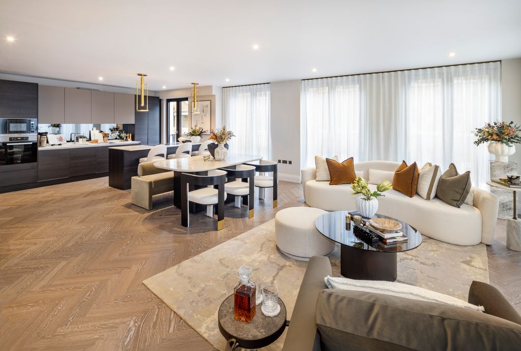 Property photo 2 of 17 Molyneux Flat 15_003.Jpg