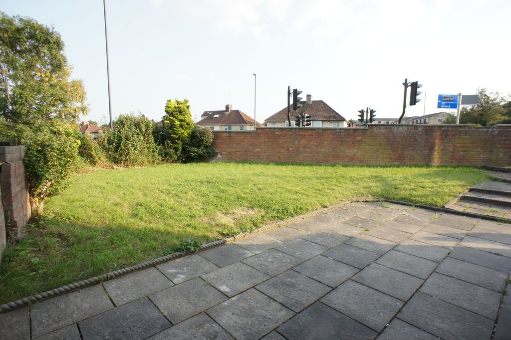 Property photo 2 of 18