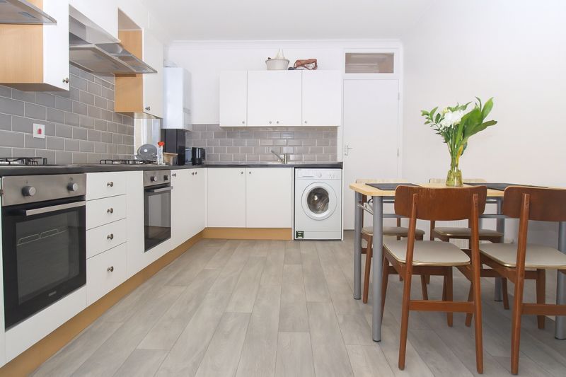 Property photo 2 of 8 Photo 3