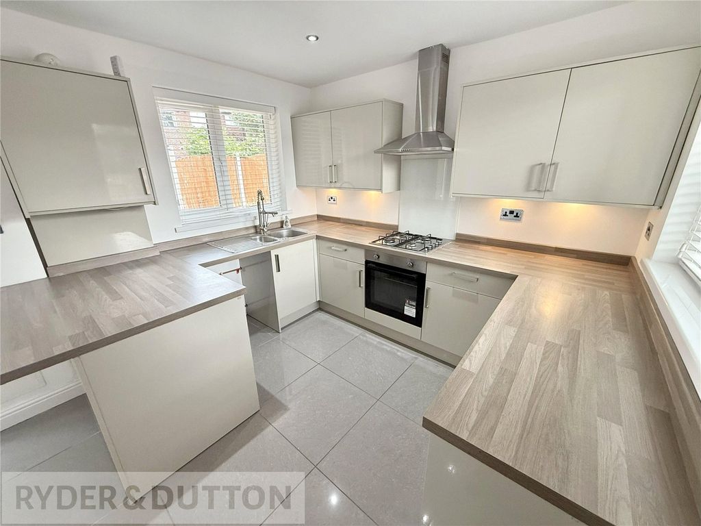 Property photo 3 of 21 Kitchen