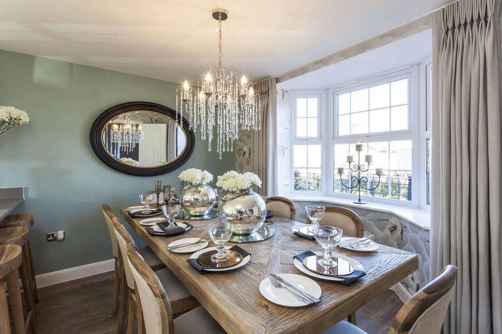 Property photo 2 of 8 Avondale