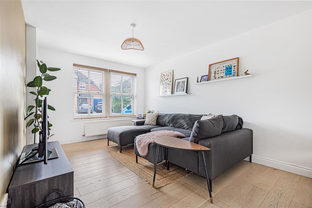 Property photo 2 of 17 22_76144.Jpg