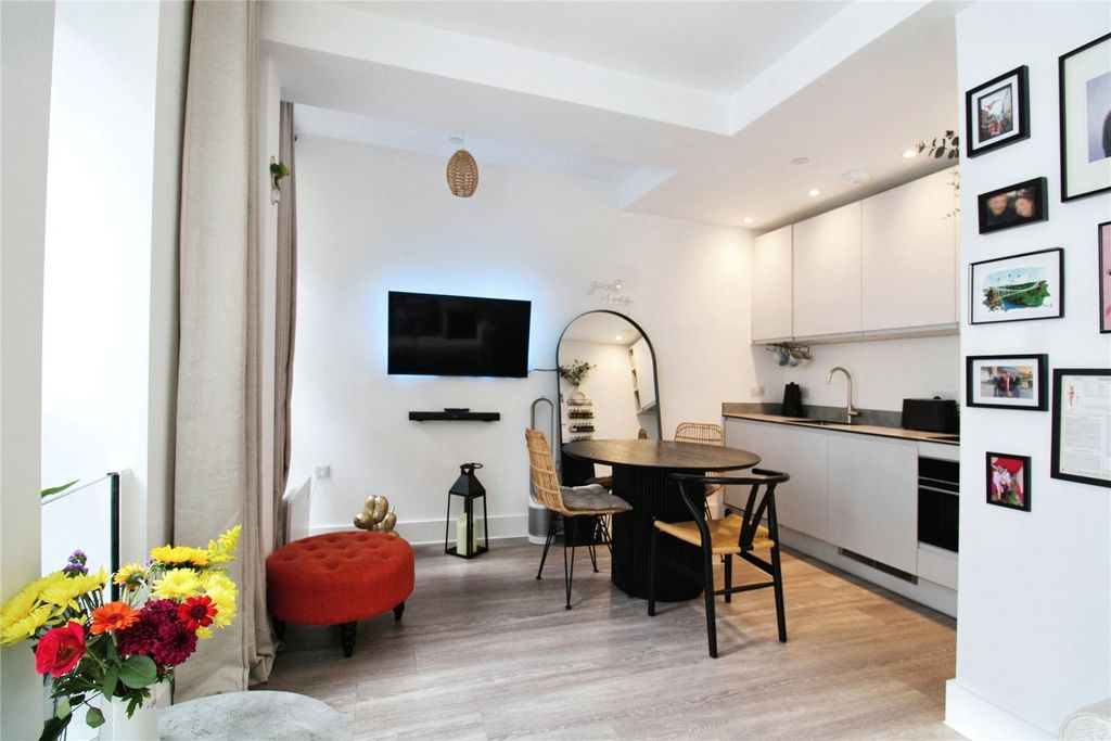 Property photo 3 of 13 Picture No. 06