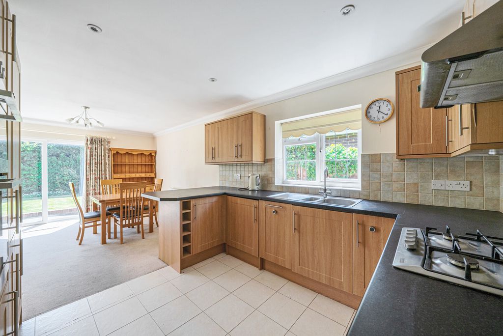 Property photo 2 of 18 1425191-19-69Ef4F...
