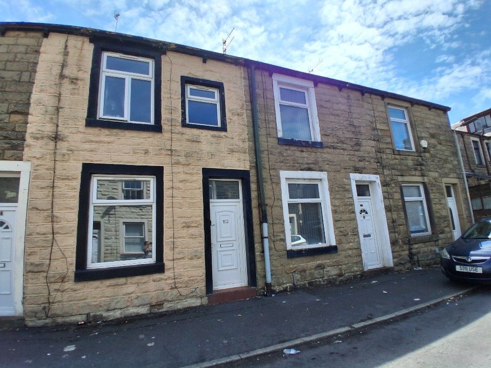 Property photo 2 of 18