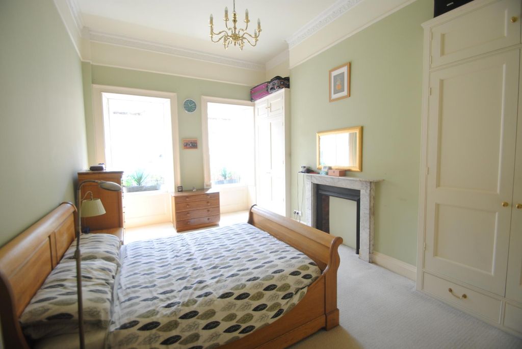 Property photo 3 of 11