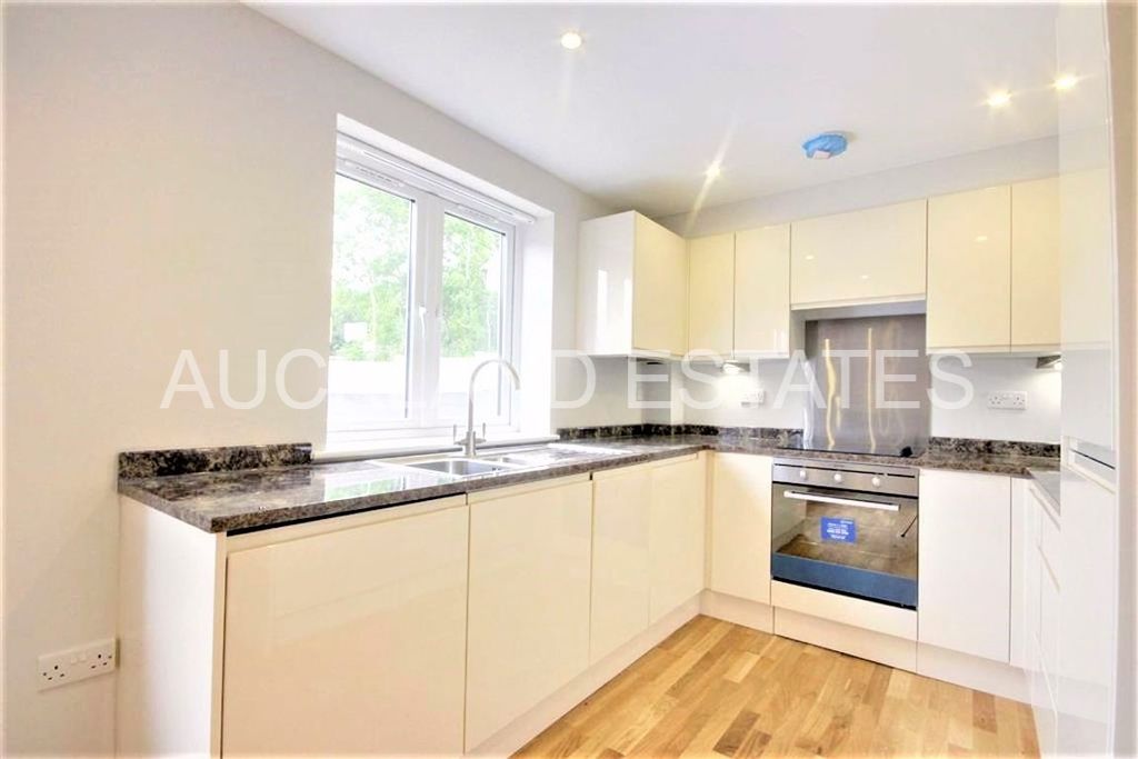 Property photo 3 of 12 Img_757_4_Original