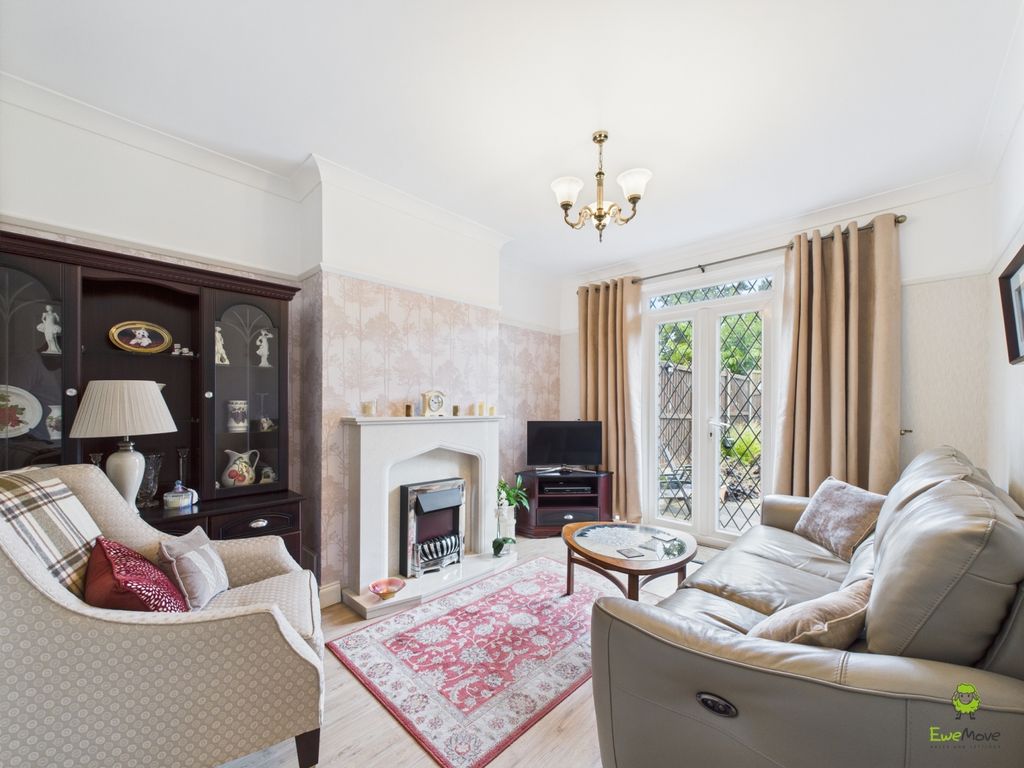 Property photo 2 of 13 Presented By Clinton Crawford Of Ewemove Bexley An