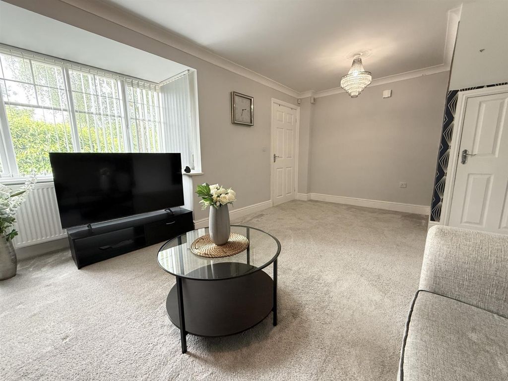 Property photo 3 of 14 cd11.Jpg