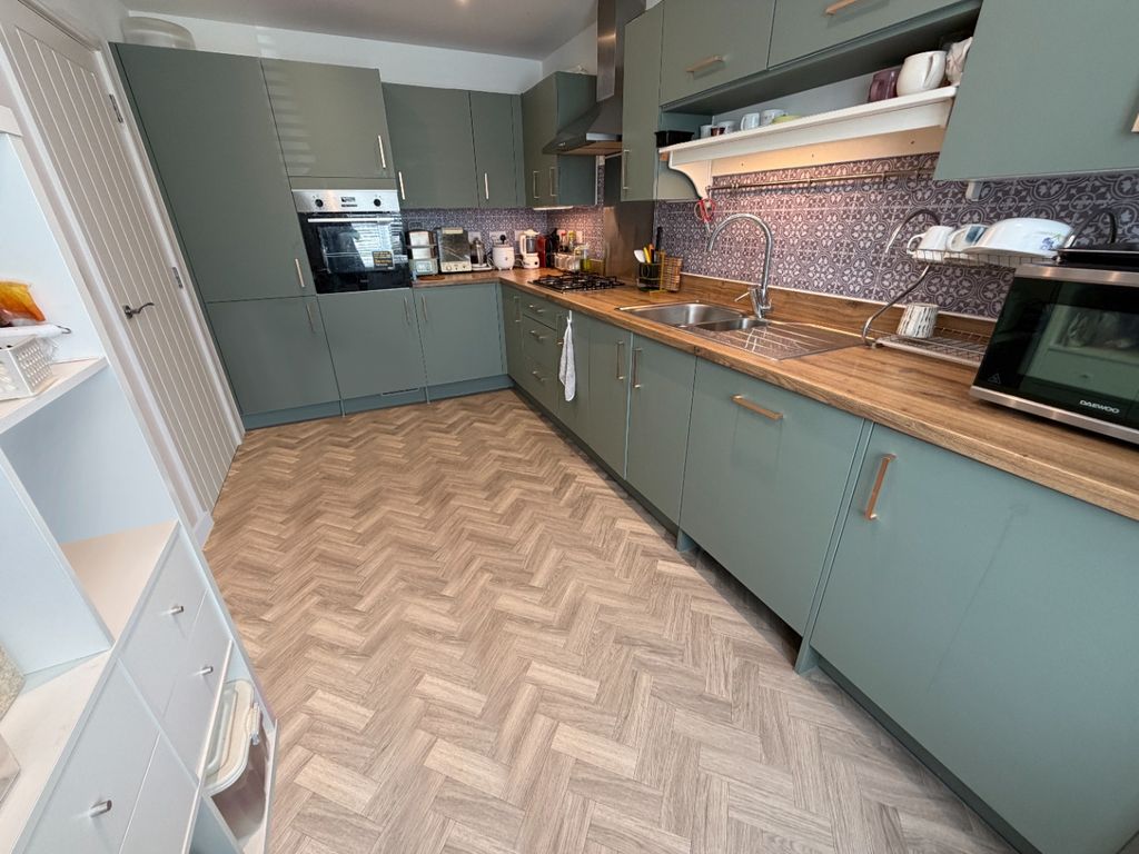 Property photo 3 of 17 5051892