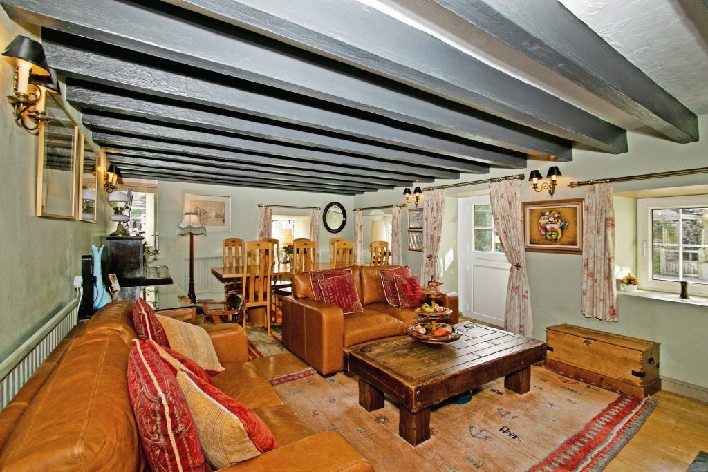 Property photo 2 of 20