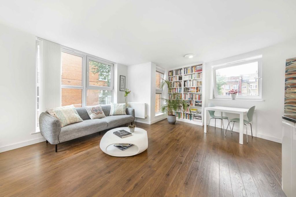 Property photo 2 of 7