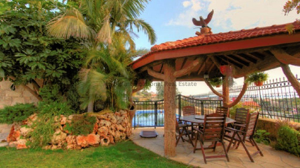 Property photo 2 of 6