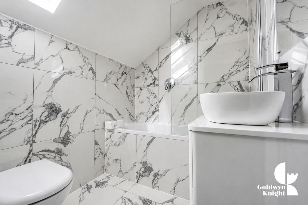 Property photo 3 of 4 Bathroom