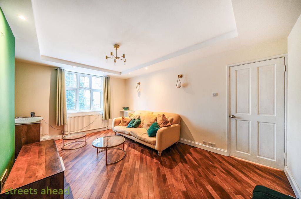 Property photo 3 of 12 0B41Cb13-Bb71-41c...