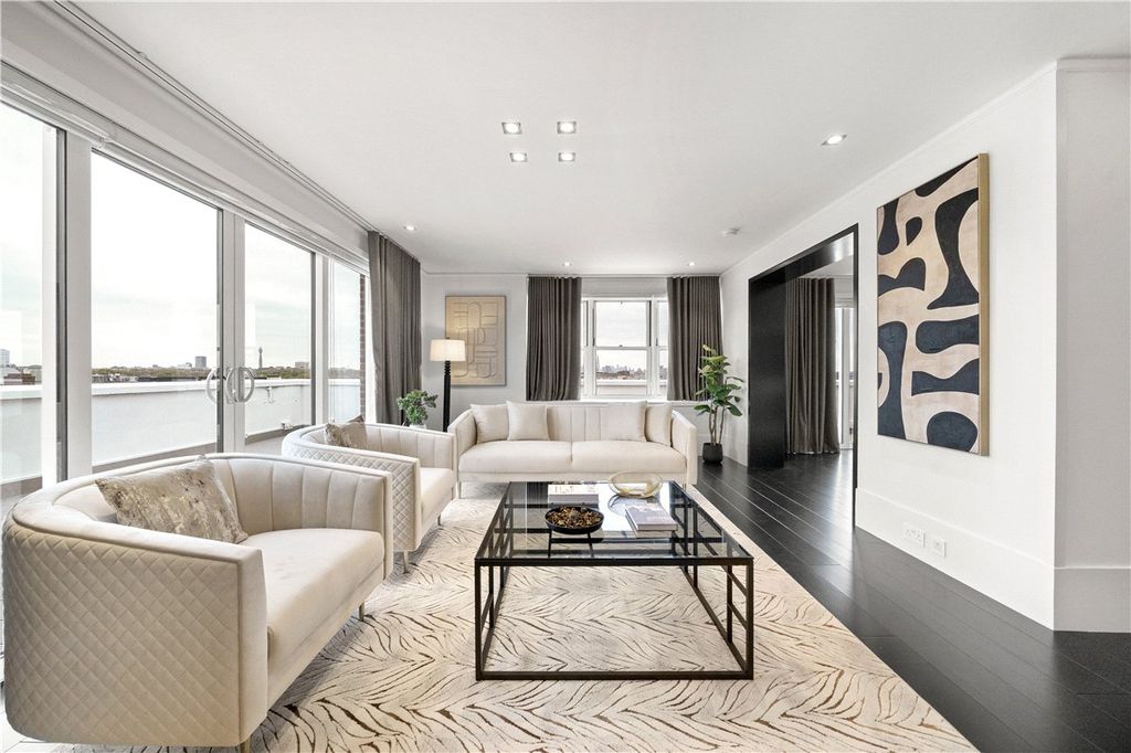 Property photo 1 of 47 Reception