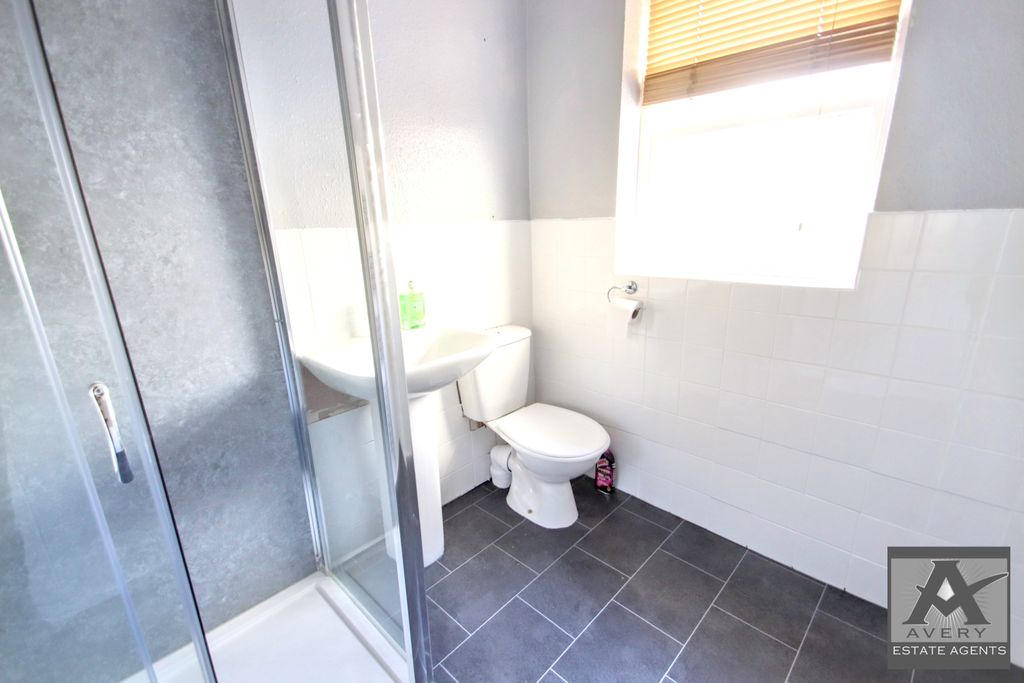 Property photo 2 of 4 Room