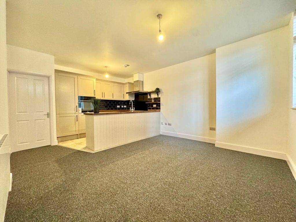 Property photo 2 of 13 Image