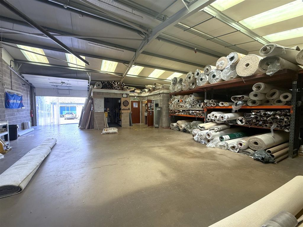 Property photo 3 of 16 Commercial Invetsment For Auction, Paulton (10).Jp