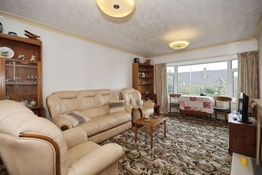 Property photo 3 of 17 Photo