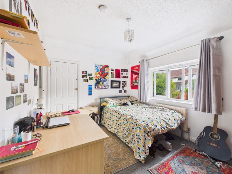 Property photo 1 of 17 Photo 10