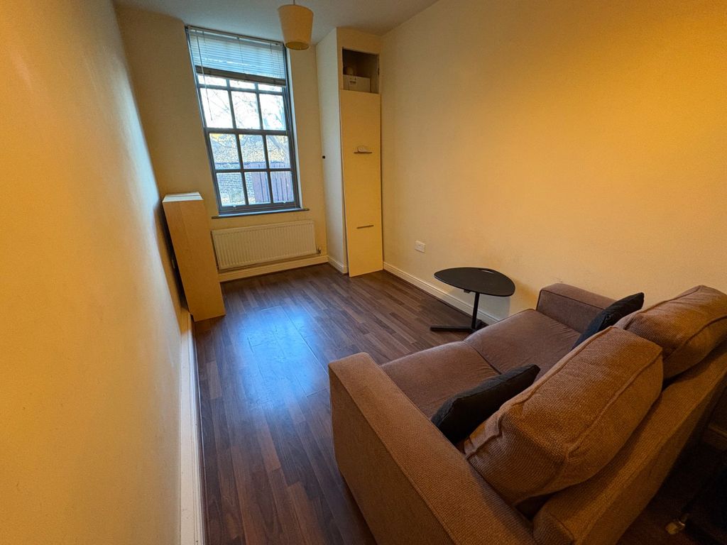 Property photo 3 of 8 Picture No. 14