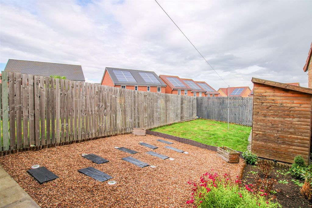 Property photo 1 of 11 Outside