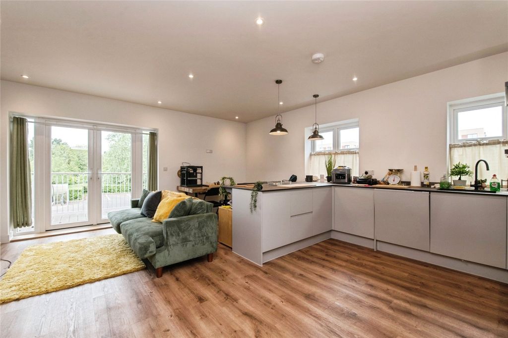 Property photo 2 of 14 Picture No. 05