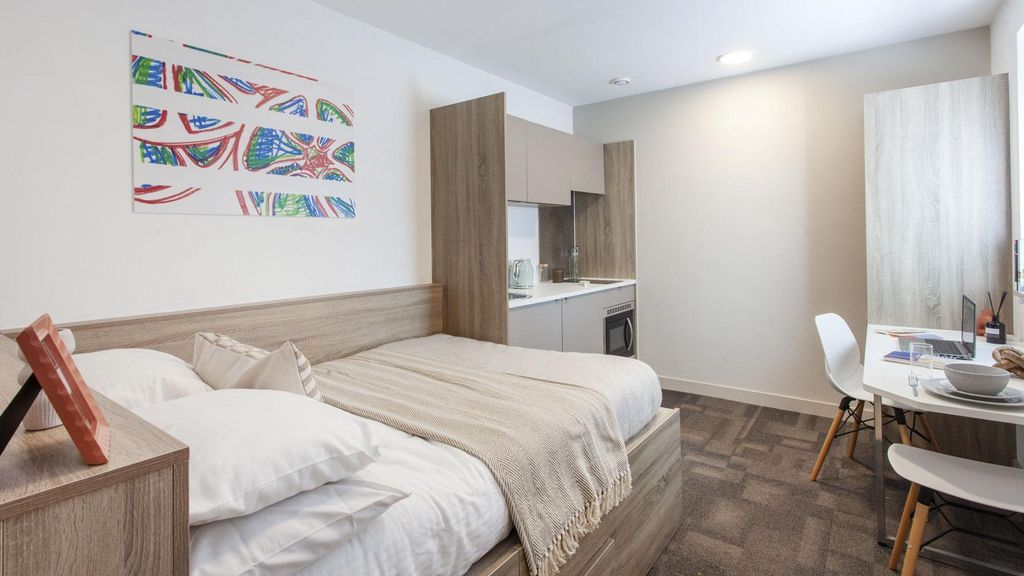 Property photo 2 of 18