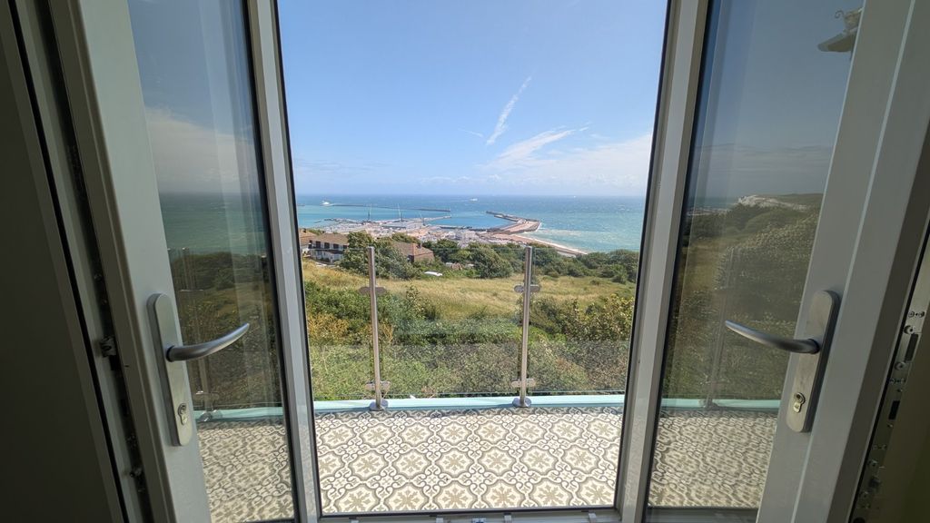 Property photo 1 of 24 Picture 1